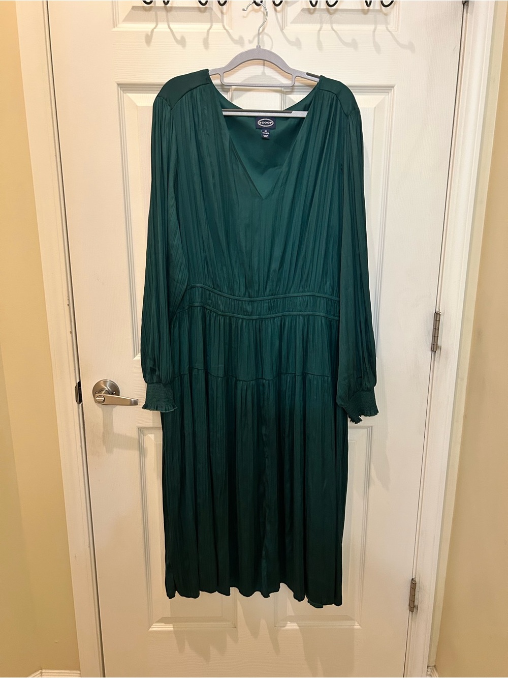 Scoop: 2x - Long Sleeve Deep Green V-Neck Midi Dress
